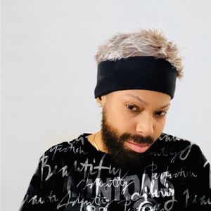 Men’s hat with synthetic hair at the top spandex around very stretchy Fashion